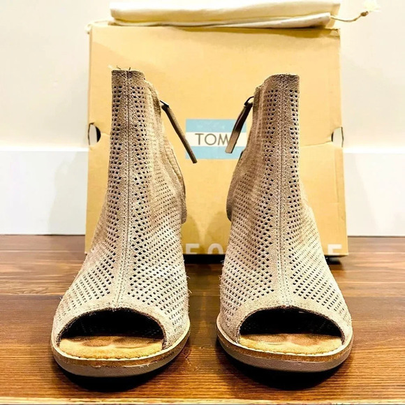 Toms Majorca Peep Toe Stucco Suede Perforated Bootie - Picture 4 of 8